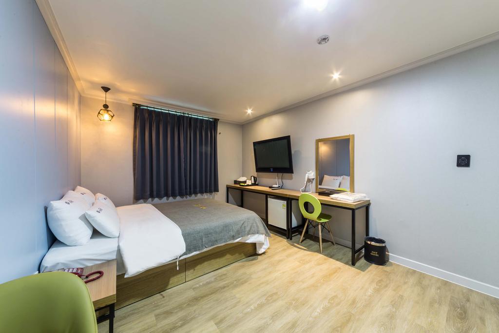 Ost Hotel Chuncheon Exterior photo