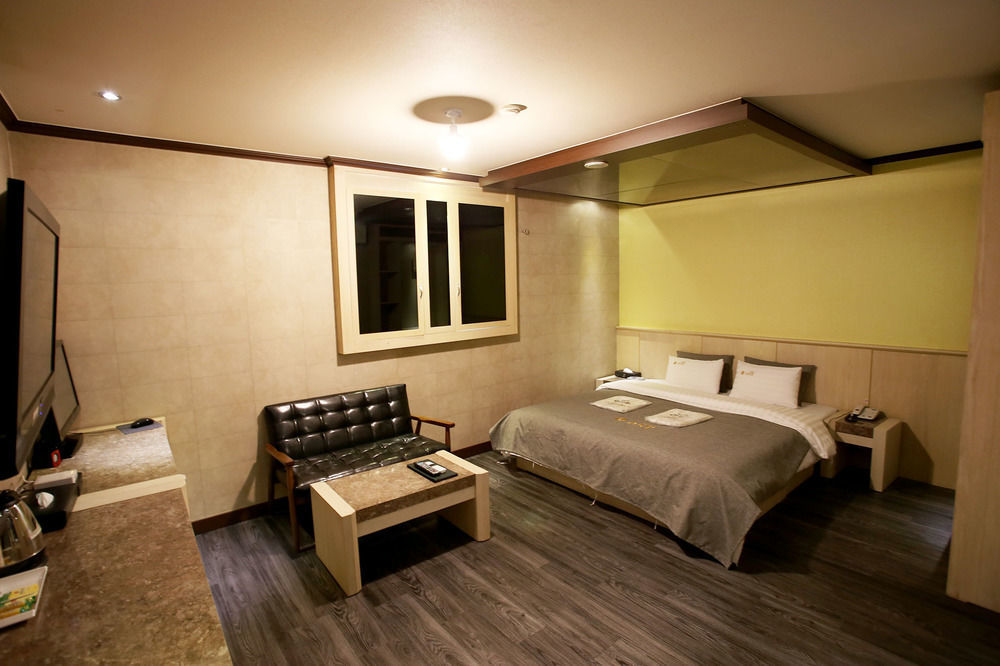Ost Hotel Chuncheon Exterior photo